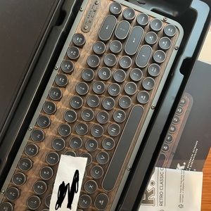 Azio Retro Compact Keyboard in Elwood